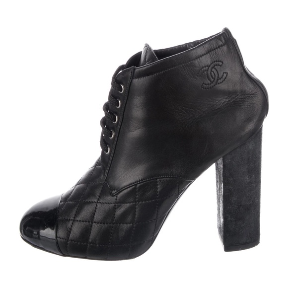 Chanel Interlocking CC Logo Leather Lace-Up Boots size 36.5 Great condition - Picture 1 of 15